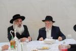 כ"ק אדמו"ר מדושינסקיא שליט"א ביי קביעת מזוזה ביי די נייע זאל אין מיידל שולע "בנות אסתר" דושינסקיא ירושלים