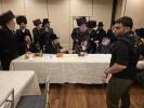 כ"ק אדמו"רים מראחמסטריווקא פון בארא פארק און אוק ענד וויין שליט"א פון לעיקוואוד באטייליגן זיך ביי די חתונה פאר די טאכטער ​​פון רבי שמעון גרינוואלד, וועלכער האט געדינט אלס דער געטרייער גבאי פונעם ראחמסטריווקא רבי ז"ל.