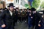 פארשפיל און שטריימל לייגן ביי א אייניקל פון כ"ק אדמו"ר מבאבוב שליט"א 