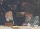 כ"ק אדמו"ר מגור שליט"א באטייליגט זיך ביי א שבע ברכות בשמחת בית סאטמאר 