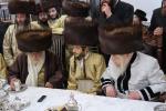 שמחת השבע ברכות בבית תולדות אהרן - קרעטשניף סיגעט - פרמישלאן אין ביהמ"ד קרעטשניף סיגעט