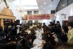 שמחת השבע ברכות בבית תולדות אהרן - קרעטשניף סיגעט - פרמישלאן אין ביהמ"ד קרעטשניף סיגעט