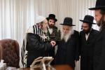 הגאון רבי יהושע דוד טורצין שליט"א מנהיג קהילת הפרושים באזוכט ביי הרה"ק רבי יעקב מאיר שעכטער שליט"א נאך א ברית