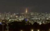 סצענע ווי די IDF שיסט אראפ א איראנער דראון העכער חיפה דארנעשטאג נאכט 