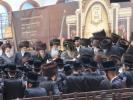 שבע ברכות בחצר הקודש פאפא ע"י תלמידי ישיבות פאפא