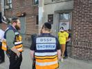 א פארדעכטיגטער פארשוין וואס האט גע'גנב'עט א עיר קאנדישן יוניט פון א געשעפט מיטוואך איז ארעסטירט געווארן דורך די NYPD מיט די הילף פון בארא פארק שומרים ביי פארקוויל עוועניו און מאקדאנאלד עוועניו.