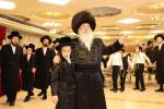 בר מצוה פון עלטסטן אייניקל פון הרה"צ רבי אלימלך בידערמאן שליט"א 
