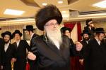 בר מצוה פון עלטסטן אייניקל פון הרה"צ רבי אלימלך בידערמאן שליט"א 