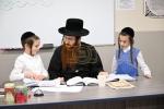 הגה"צ אב"ד צאנז ארה"ב שליט"א באזוכט אין תלמוד תורה שפע חיים צאנז בארא פארק 
