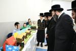 הגה"צ אב"ד צאנז ארה"ב שליט"א באזוכט אין תלמוד תורה שפע חיים צאנז בארא פארק 