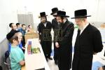 Main image for הגה"צ אב"ד צאנז ארה"ב שליט"א באזוכט אין תלמוד תורה שפע חיים צאנז בארא פארק 