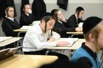 הגה"צ אב"ד צאנז ארה"ב שליט"א באזוכט אין תלמוד תורה שפע חיים צאנז בארא פארק 