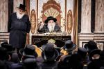 כ"ק מרן אדמו"ר מצאנז קלויזענבורג שליט"א טרעט אויף מיט א דרשה פאר די תלמידי ישיבת צאנז קלויזענבורג