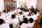 הגה"צ אב"ד באבוב 45 שליט"א פארהערט כיתה ח' פון ת"ת דרכי אבות צאנז בארא פארק אויף פרק המפקיד 