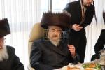  שמחת הברית פאר א אור אייניקל פון הרה"ק רבי יעקב מאיר שעכטער שליט"א בן הנולד ביים אייניקל הרב מרדכי געווירץ שליט"א