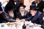 הערליכע מעמד חתימת שטרות פארגעקומען אין שטוב פונעם נדבן הרבני הנגיד ר' דוד ניישטאד הי"ו בהשתתפות כ"ק אדמו"ר מסאטמאר שליט"א און הגה"צ גאב"ד מאנסי שליט"א 