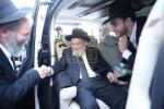 ראשי הישיבה שליט"א אין ארץ ישראל זענען מקבל פנים הגרמ"ה הירש שליט"א ראש ישיבת ישיבת סלבודקה ביים זיך צוריק קערן פון מגבית קרן עולם התורה