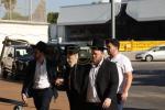 ראשי הישיבה שליט"א אין ארץ ישראל זענען מקבל פנים הגרמ"ה הירש שליט"א ראש ישיבת ישיבת סלבודקה ביים זיך צוריק קערן פון מגבית קרן עולם התורה