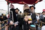 הערליכע הכנסת צוויי ספרי תורות פארגעקומען אין בירגאן ביעטש אין ברוקלין