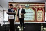 הערליכע הכנסת צוויי ספרי תורות פארגעקומען אין בירגאן ביעטש אין ברוקלין