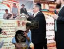 הערליכע הכנסת צוויי ספרי תורות פארגעקומען אין בירגאן ביעטש אין ברוקלין