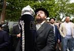 הערליכע הכנסת צוויי ספרי תורות פארגעקומען אין בירגאן ביעטש אין ברוקלין