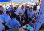 מעיאר קאנדידאט ענדראו קאומא טרעפט זיך מיט היימישע אידן אין בארא פארק 