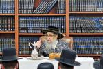 כ"ק אדמו"ר מסאטמאר שליט"א ביי תפילת מנחה ומסיבת לחיים אין ישיבה קטנה סניף נזר התורה אין וומ"ס בהנהלת הר"ר יואל ראזענבערג שליט"א.  