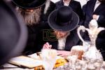 מסיבה לטובת די נייע בנין פון מוסדות "יטב לב" ירושלים עיה"ק, בבית הנגיד מוה"ר ישעי' בערנאטה הי"ו, מראשי חברי הצלה, בראשות כ"ק אדמו"ר מסאטמאר שליט"א 