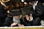 שמחת החתונה לנכד כ"ק אדמו"ר מקרעטשניף שליט"א החתן בן לבנו הגה"צ אבד"ק קרעטשניף שליט"א 