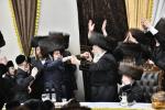 שמחת החתונה לנכד כ"ק אדמו"ר מקרעטשניף שליט"א החתן בן לבנו הגה"צ אבד"ק קרעטשניף שליט"א 