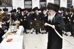 שמחת החתונה לנכד כ"ק אדמו"ר מקרעטשניף שליט"א החתן בן לבנו הגה"צ אבד"ק קרעטשניף שליט"א 