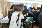 כ"ק אדמו"ר מסאטמאר שליט"א ביי א וואכנאכט און ברית פון א אייניקל 