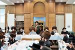 כ"ק אדמו"ר מסאטמאר שליט"א ביי א וואכנאכט פון א אייניקל 