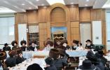 כ"ק אדמו"ר מסאטמאר שליט"א ביי א וואכנאכט פון א אייניקל 