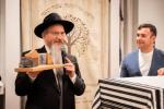 הכנסת ס"ת אין "סולומון הילס" רוסלאנד, מיט צוויי ספרי תורה אשכנזי  און ספרדי