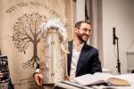 הכנסת ס"ת אין "סולומון הילס" רוסלאנד, מיט צוויי ספרי תורה אשכנזי  און ספרדי