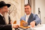הכנסת ס"ת אין "סולומון הילס" רוסלאנד, מיט צוויי ספרי תורה אשכנזי  און ספרדי