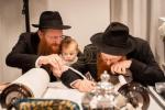 הכנסת ס"ת אין "סולומון הילס" רוסלאנד, מיט צוויי ספרי תורה אשכנזי  און ספרדי