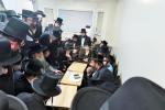 כ"ק אדמו"ר מסאטמאר שליט"א ביי ניחום אבלים ביי משפחת פיש שיחי'