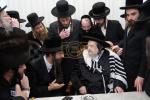 שמחת הברית של בן הנולד אצל הרב משה גולדמאן שליט"א אין שטוב פון הרה"ק רבי יעקב מאיר שעכטער שליט"א בהשתתפות כ"ק אדמו"ר מזוועהיל שליט"א.