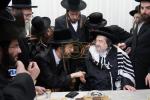 שמחת הברית של בן הנולד אצל הרב משה גולדמאן שליט"א אין שטוב פון הרה"ק רבי יעקב מאיר שעכטער שליט"א בהשתתפות כ"ק אדמו"ר מזוועהיל שליט"א.