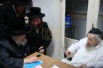 כ"ק אדמו"ר מפינסק קארלין שליט"א באזוכט ביי הגאון רבי דוב לאנדא שליט"א 