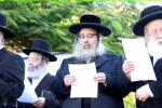 לאור קריאת בית דין הגדול שבירושלים, איז הגה"צ ראש ישיבת סאטמאר בני ברק שליט"א ארויס געפארן מיט א ציבור מבני קהילתו מוחה זיין כדת של תורה, ביי מקום חילול קברי קדמונינו אין שטאט יהוד.