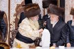 Main image for כ"ק אדמו"ר מצאנז קלויזנבורג שליט"א מקבל פניו פון כ"ק אדמו"ר מליסקא שליט"א ביומא דהילולא של אביו הרה"ק מצאנז קלויזנבורג זי"ע
