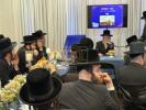 מסיבה אין מאנסי לרגל ביהמ"ד פון כ"ק אדמו"ר מטשערנאביל שליט"א אין בני ברק בביתו פון ר' פנחס אהרן זוסמאן