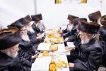 שבת יארצייט פון הרה"ק מצאנז קלויזענבורג זי"ע ביי בנו כ"ק אדמו"ר מצאנז קלויזענבורג שליט"א