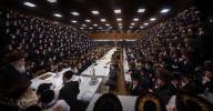שבת יארצייט פון הרה"ק מצאנז קלויזענבורג זי"ע ביי בנו כ"ק אדמו"ר מצאנז קלויזענבורג שליט"א