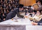 שבת יארצייט פון הרה"ק מצאנז קלויזענבורג זי"ע ביי בנו כ"ק אדמו"ר מצאנז קלויזענבורג שליט"א