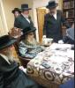 אסיפה מיט עסקנים אין שפיטעלער בביתו נאוה קודש פון כ"ק אדמו"ר מסאטמאר שליט"א